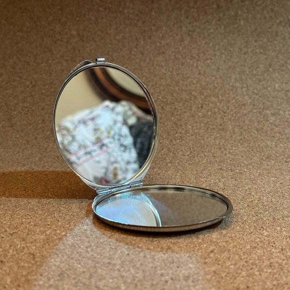 POCKET MIRROR - Picture 1 of 2